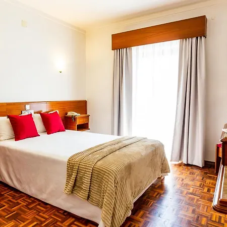 Dona Amelia By Ridan Готель Фатіма