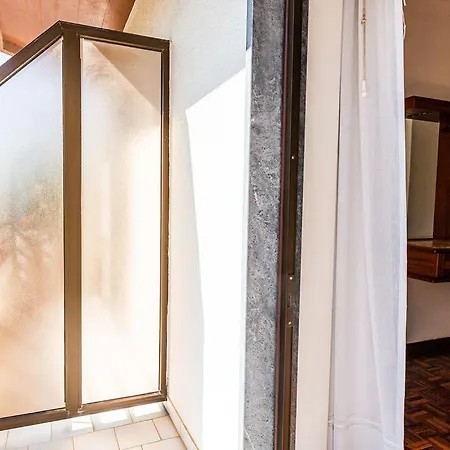 Dona Amelia By Ridan Готель Фатіма