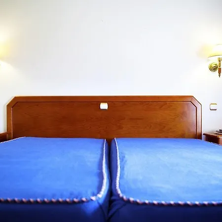 Dona Amelia By Ridan Готель Фатіма